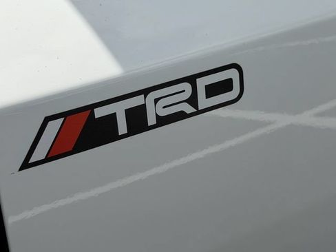 Used 2025 Toyota 4Runner SR5 AWD/4WD image 15