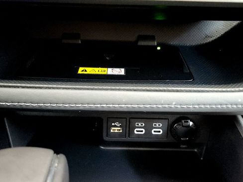 Used 2023 Toyota Highlander XLE AWD/4WD image 36
