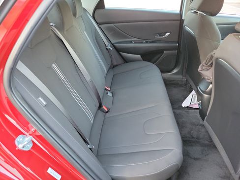 Certified 2025 Hyundai Elantra Blue image 21