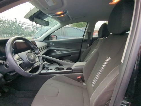 Used 2023 Hyundai Elantra SEL w/ Convenience Package FWD image 6