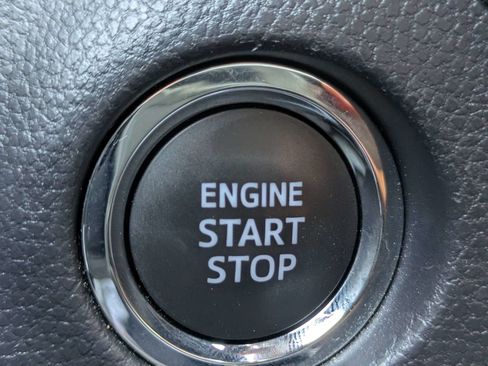 Used 2025 Toyota RAV4 XLE FWD image 27