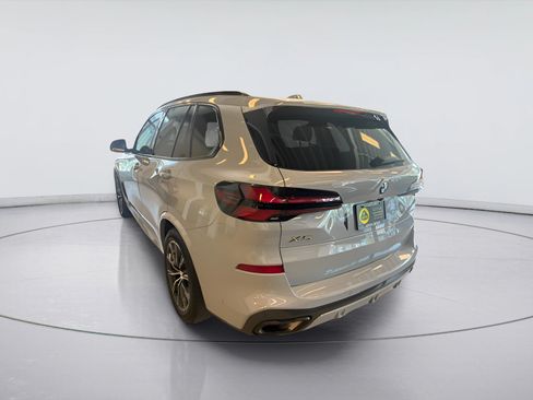 Used 2024 BMW X5 xDrive40i w/ M Sport Package AWD/4WD image 6
