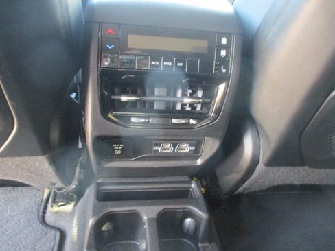 Used 2023 Jeep Grand Cherokee L Limited w/ Luxury Tech Group II AWD/4WD image 7