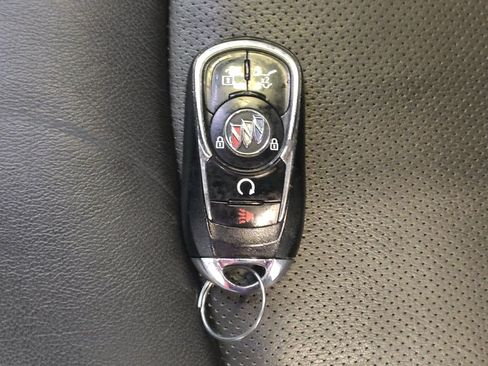 Used 2020 Buick Enclave Avenir w/ Avenir Technology Package AWD/4WD image 32