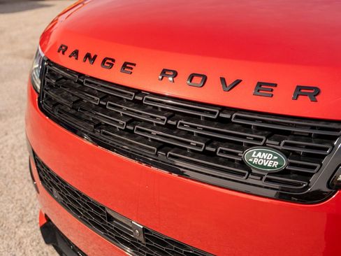 New 2025 Land Rover Range Rover Sport Dynamic SE image 15
