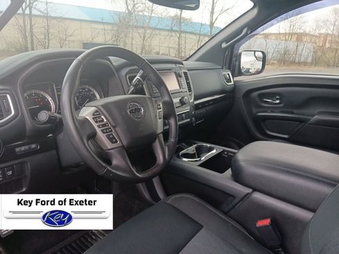 Used 2018 Nissan Titan SV w/ SV Convenience Package image 25