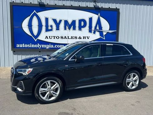 Used 2019 Audi Q3 2.0T Premium Plus w/ Premium Plus Package AWD/4WD image 1
