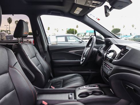 Certified 2022 Honda Pilot TrailSport image 17