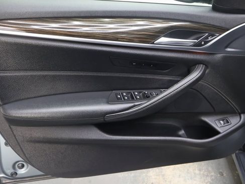 Used 2019 BMW 530i xDrive image 17