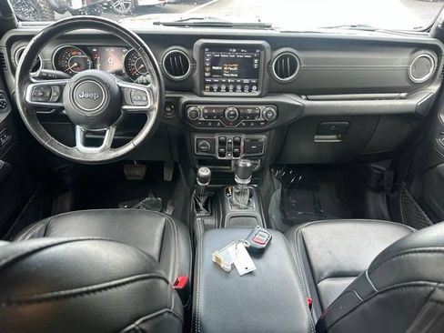 Used 2020 Jeep Wrangler Unlimited Sahara AWD/4WD image 33