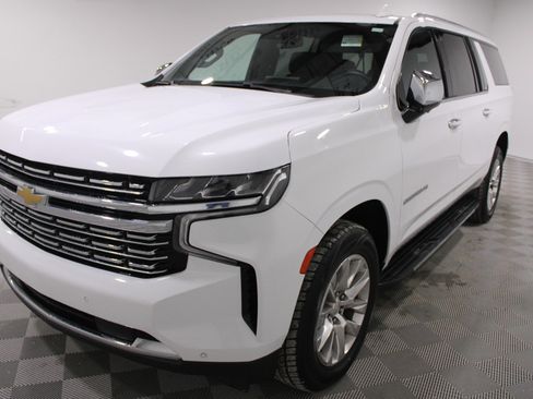 Used 2023 Chevrolet Suburban Premier image 34