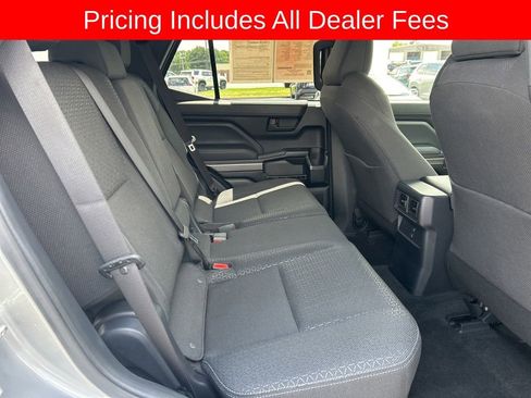 Used 2025 Toyota 4Runner SR5 AWD/4WD image 19