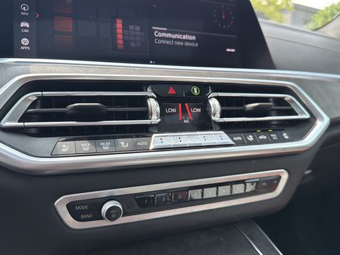 Used 2019 BMW X5 xDrive40i w/ Premium Package AWD/4WD image 41
