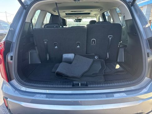 Used 2025 Kia Telluride S image 28
