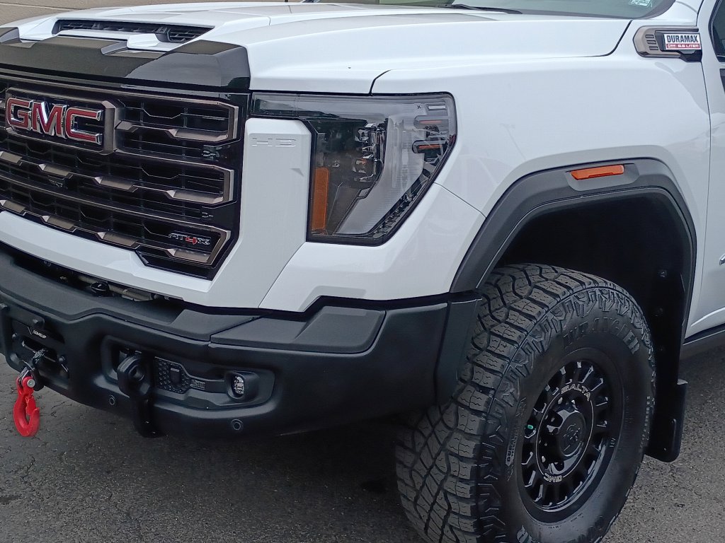 Used 2025 GMC Sierra 2500 AT4X w/ AT4X AEV Edition AWD/4WD image 11