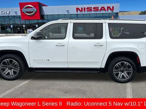 Used 2024 Jeep Wagoneer L Series II w/ Flexible Seating Group image 6