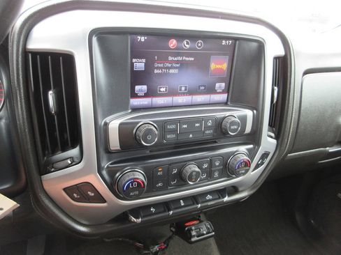 Used 2015 GMC Sierra 1500 SLT w/ SLT Crew Cab Value Package AWD/4WD image 28