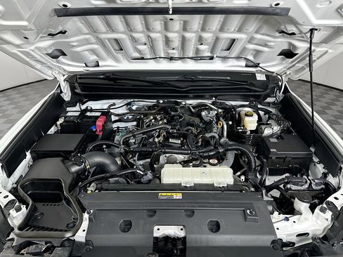 Used 2024 Toyota Tacoma TRD Off-Road image 31