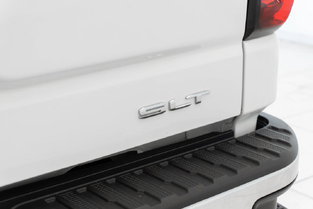 Used 2026 GMC Sierra 1500 SLT AWD/4WD image 32
