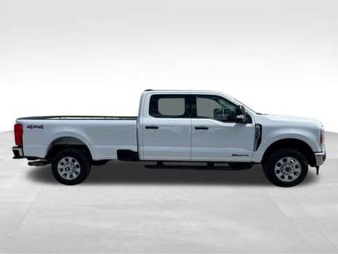 Used 2024 Ford F350 XLT AWD/4WD image 4