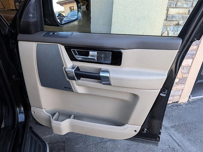 Used 2016 Land Rover LR4 HSE AWD/4WD image 32