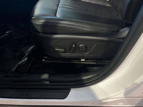 Used 2024 Kia Sorento S image 22