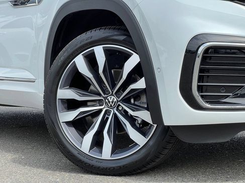 Used 2022 Volkswagen Atlas SEL Premium AWD/4WD image 2