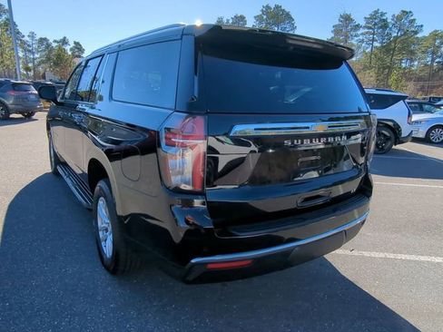 Used 2024 Chevrolet Suburban LT image 7