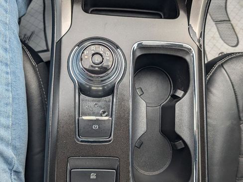 Used 2018 Ford Fusion SE w/ Equipment Group 602A image 25