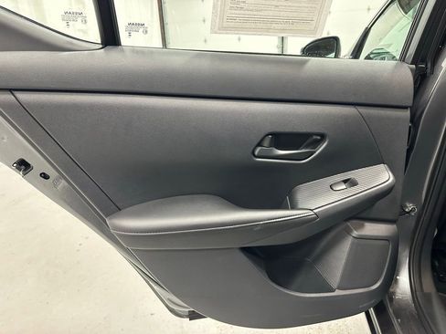 Used 2025 Nissan Sentra SV image 39