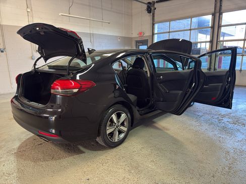 Used 2018 Kia Forte S w/ S Technology Package FWD image 12