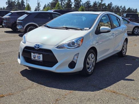 Used 2015 Toyota Prius C Three FWD image 3