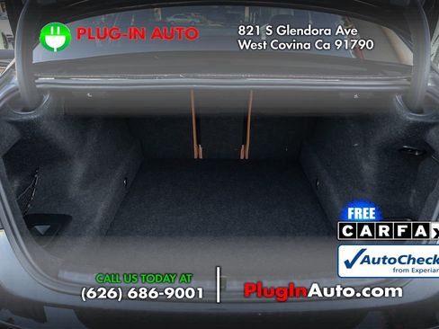 Used 2023 BMW 530i xDrive w/ Convenience Package image 13