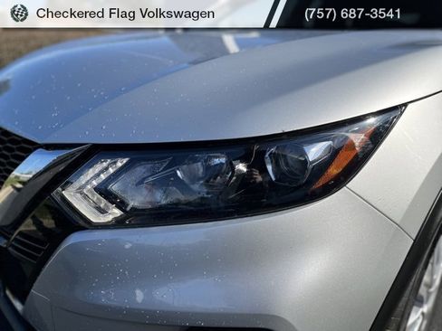 Used 2021 Nissan Rogue Sport SV image 12