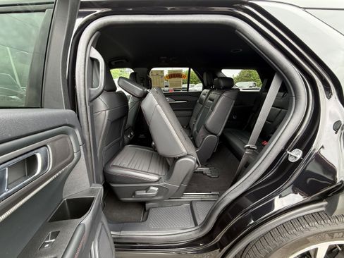 Used 2025 Ford Explorer ST-Line RWD image 22