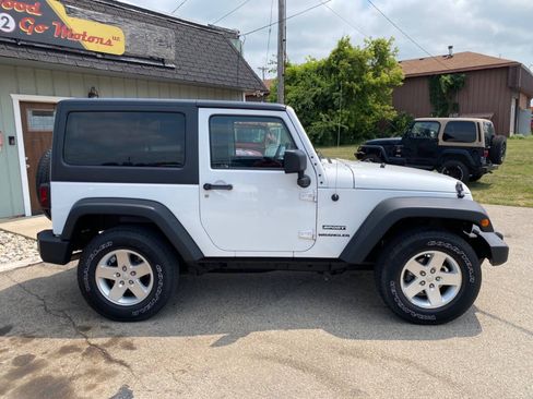 Used 2012 Jeep Wrangler Sport AWD/4WD image 4