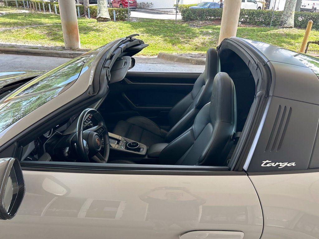 Used 2021 Porsche 911 AWD/4WD image 40