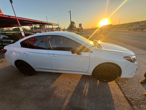Used 2017 Subaru Impreza 2.0i Premium image 4