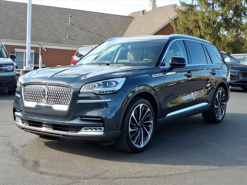Certified 2023 Lincoln Aviator Reserve w/ Equipment Group 201A image 3