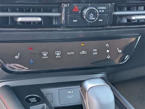 New 2026 Nissan Kicks SR w/ Cold Weather Package image 15