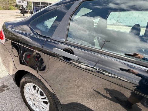 Used 2010 Ford Focus SE image 39