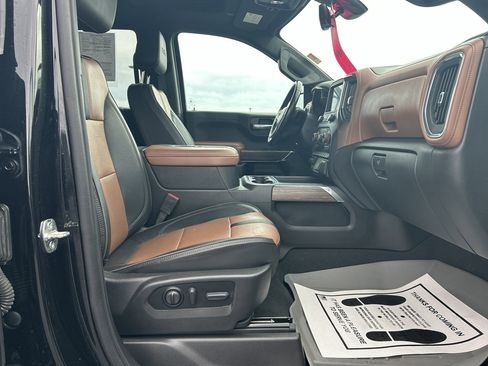 Used 2022 Chevrolet Silverado 1500 High Country w/ Technology Package image 13