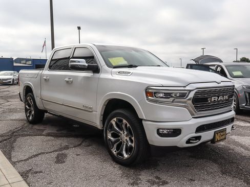 Used 2023 RAM 1500 Limited AWD/4WD image 3