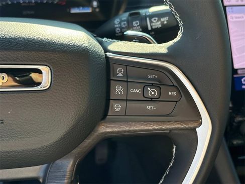 New 2025 Jeep Grand Cherokee L Limited w/ Black Appearance Package image 31