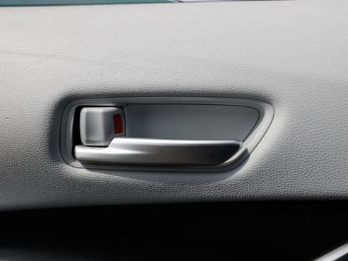 Used 2021 Toyota Corolla SE FWD image 45