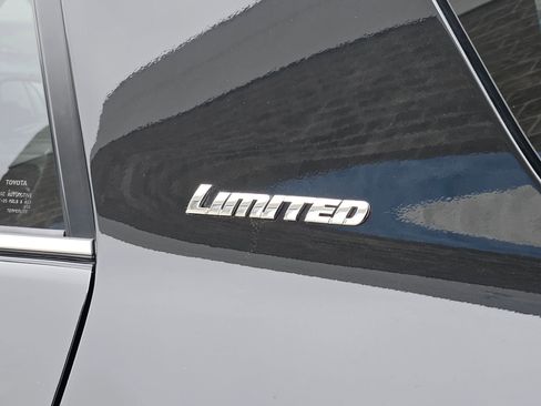 Used 2022 Toyota 4Runner Limited image 31