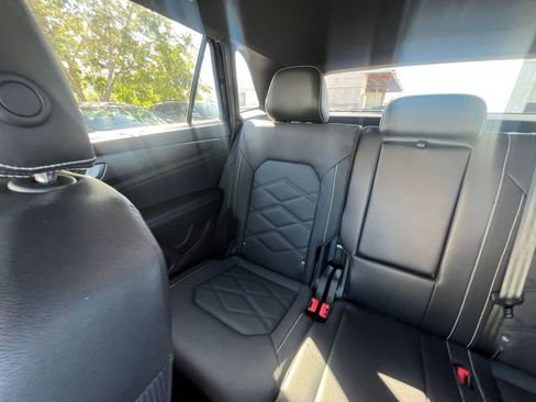 Used 2025 Volkswagen Atlas Cross Sport SE image 39