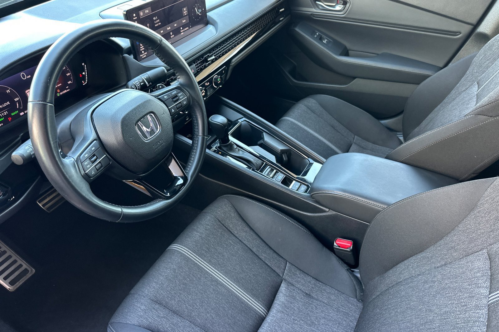 Used 2025 Honda Accord Sport image 9