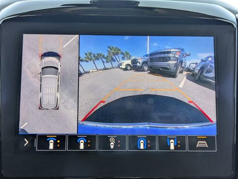 Used 2021 Chevrolet Traverse LT w/ LT Premium Package image 28