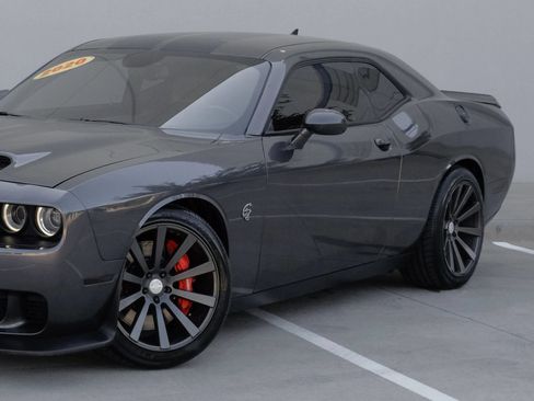 Used 2020 Dodge Challenger SRT Hellcat w/ Plus Package RWD image 8